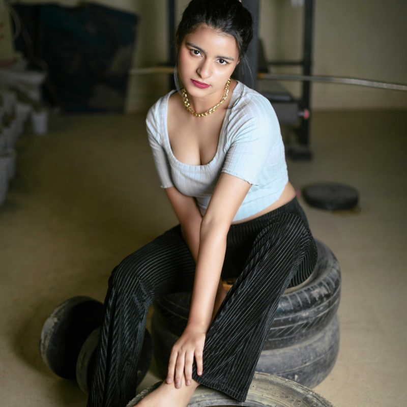 Dolly independent escort girl in Delhi